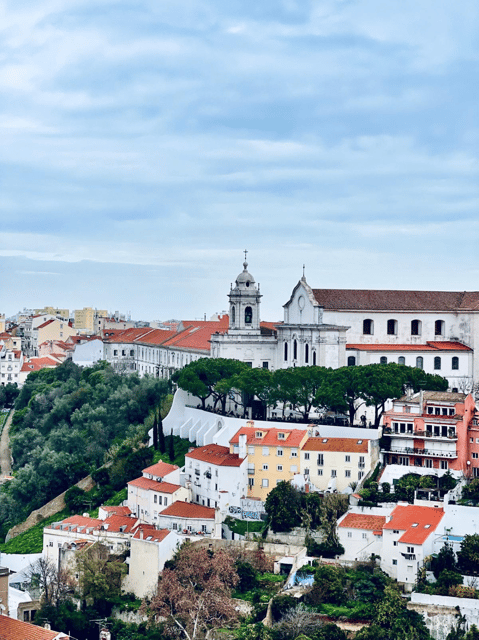 Lisbon: Historic Tuk Tuk Adventure - Meeting Point and Guide