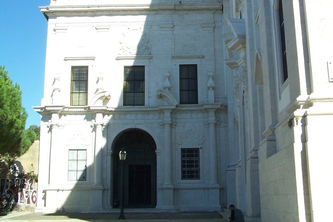 Lisbon Historical Vintage Tour: Typical Lisbon - Tour Details