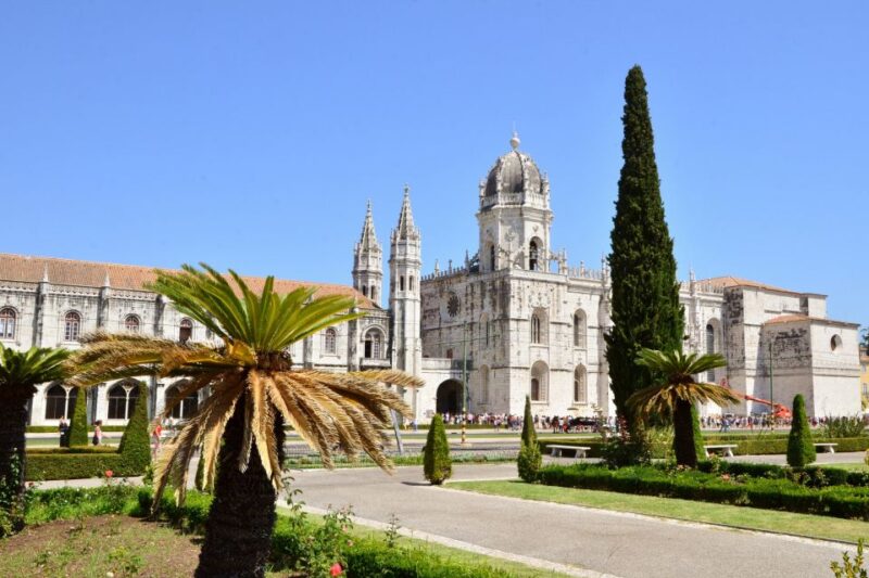 Lisbon: Hop-on Hop-off 48-Hour Bus and Boat Tour Ticket - Modern Lisbon Bus Tour