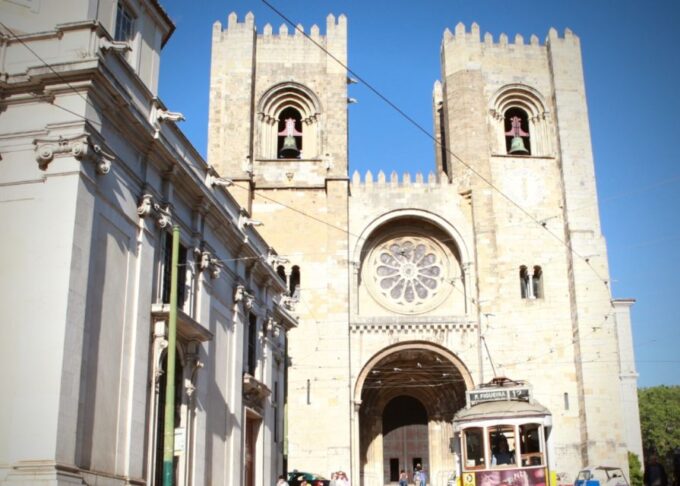 Lisbon: Lisbon Cathedral Entry Ticket - Tips for Visitors