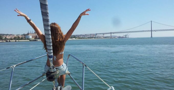 Lisbon: Lisbon Sightseeing by Boat With Locals - Gratuities