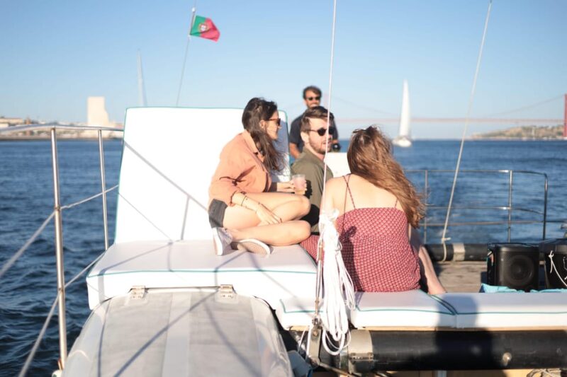Lisbon: Love Catamaran Sunset Exclusive for Couples - Key Points