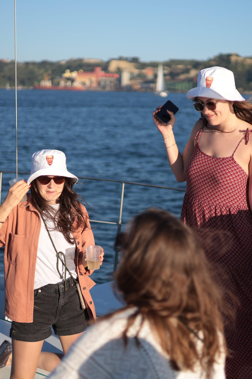 Lisbon: Love Catamaran Sunset Exclusive for Couples - Highlights of the Tour