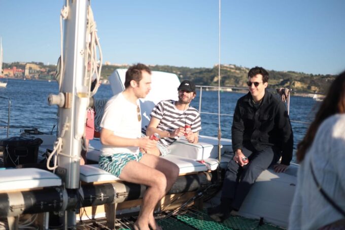 Lisbon: Love Catamaran Sunset Exclusive for Couples - Exclusivity for Couples