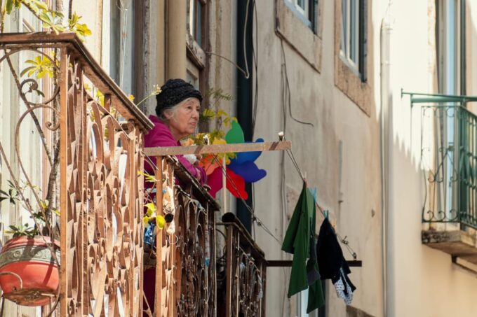 Lisbon: Magical-Mystery-Walkingtour for Photographer - Booking and Cancellation Policy