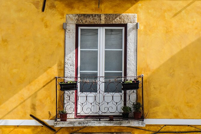 Lisbon Medieval Hills Private Tour on Tuk-Tuk - Exploring Lisbons Medieval Hills