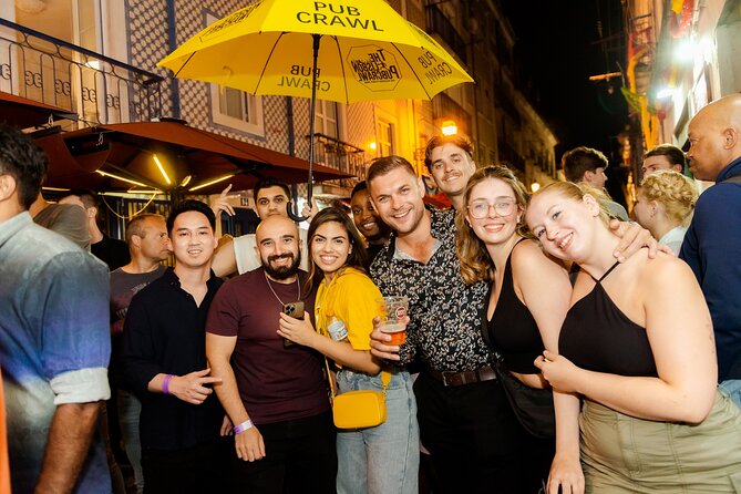 Lisbon Night Pubcrawl: 1h Open Bar, Shots & VIP Club Entry - Confirmation and Booking