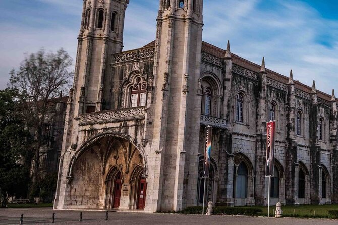 Lisbon Odyssey: Full-Day Journey Through History and Culture - Savoring Local Cuisine