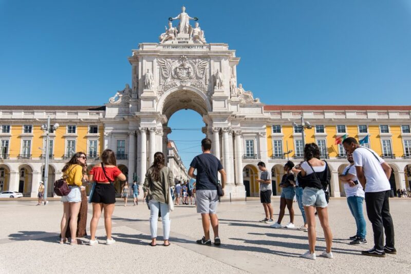 Lisbon: Old Alfama Quarter Walking Tour - Meeting Point and Important Information