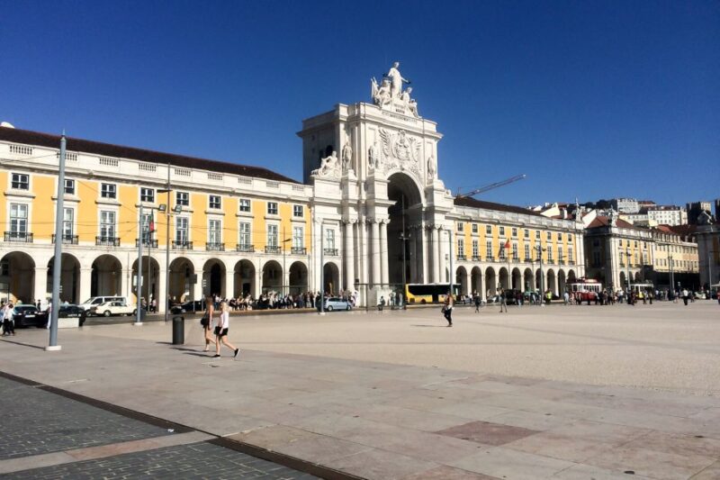 Lisbon: Old Quarter Highlights Tour - Key Points