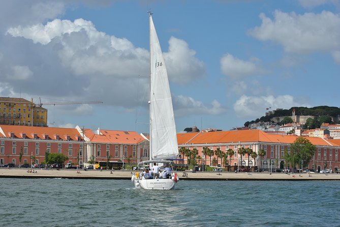 Lisbon Old Town Sailng Cruise With a Drink- 2h Small Group Tour - Getting to the Departure Location