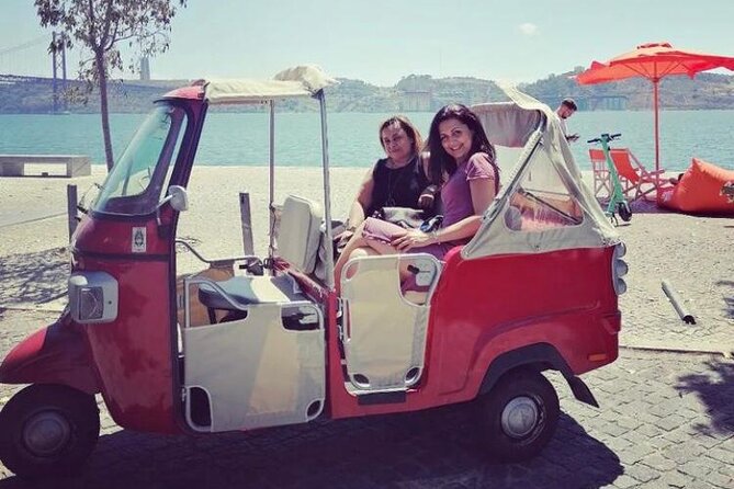 Lisbon on TukTuk - Exploring the Chiado Neighborhood