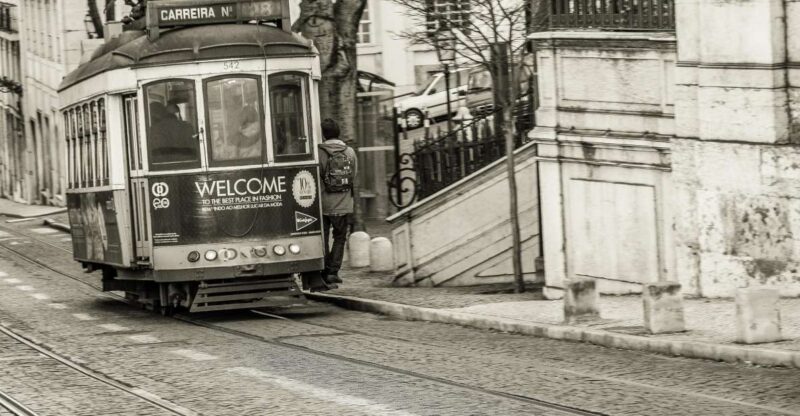 Lisbon Photography Walk With a Local - Key Points
