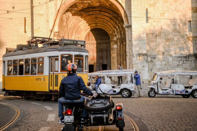 Lisbon: Private City Tour by Eco Tuk Tuk - Personalized Sightseeing