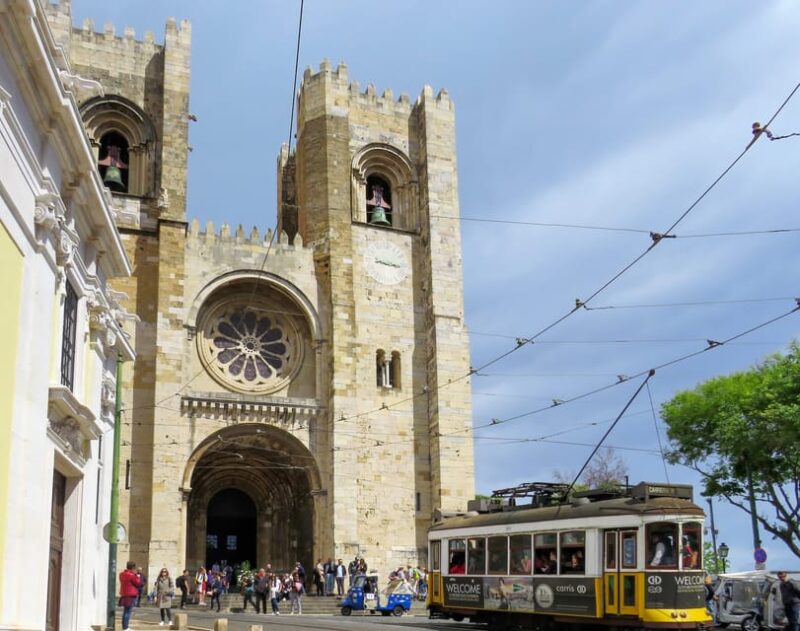 Lisbon: Private City Tour With a Boat River Crossing - Customer Reviews and Feedback