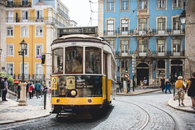 Lisbon: Private City Tour With a Boat River Crossing - Scenic River Crossing