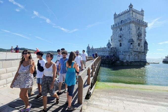 Lisbon: Private City Tour With a Boat River Crossing - Frequently Asked Questions