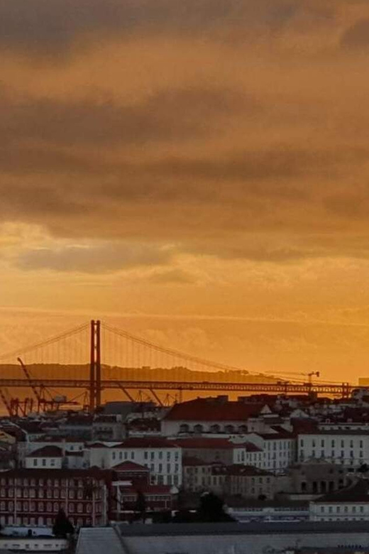 Lisbon: Private Highlights Tuk-Tuk Tour With Tapas and Wine - Experience Highlights
