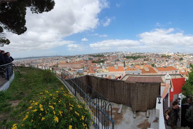 Lisbon Private Historic Area Tuk-Tuk Tour - Tour Highlights