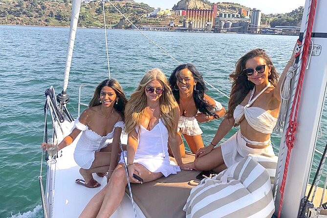 Lisbon Private Luxury Boat Tour With Welcome Drink - Accessibility and Accommodations
