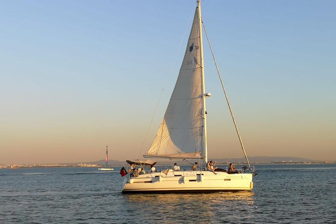 Lisbon Private Sailing Cruise, Drink Included (Options: 2h, 3h, 4h, 6h or 8h) - Discover Lisbons Landmarks