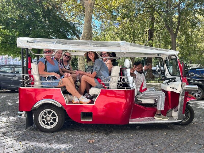Lisbon Private Sightseeing Photography Tour With Tuk Tuk - Tour Experience