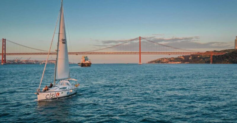 Lisbon: Private Tagus River Yacht Tour - Tagus River Yacht Tour