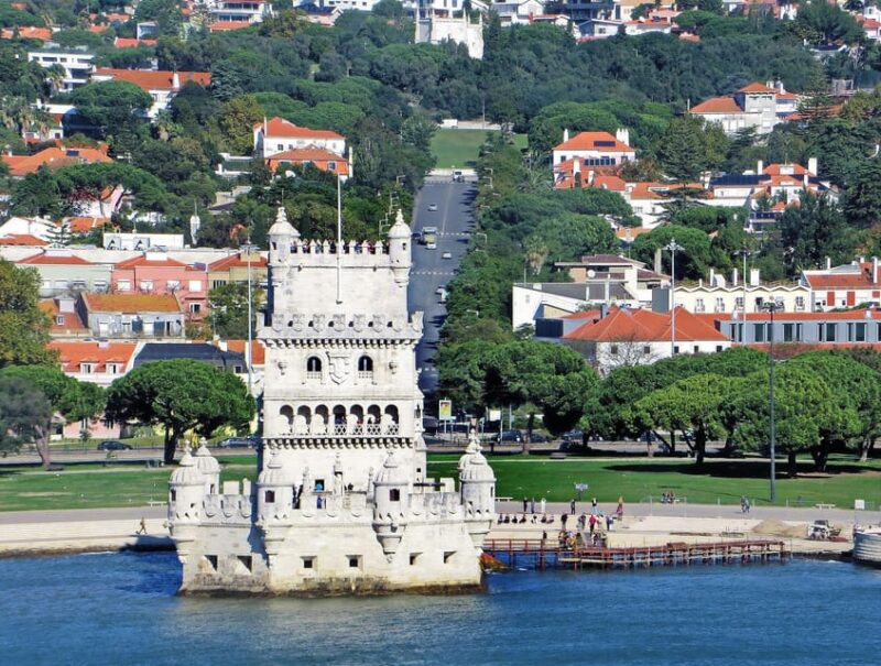 Lisbon: Private Tansfer From/To Lisbon Portela Airport (Lis) - Additional Fees