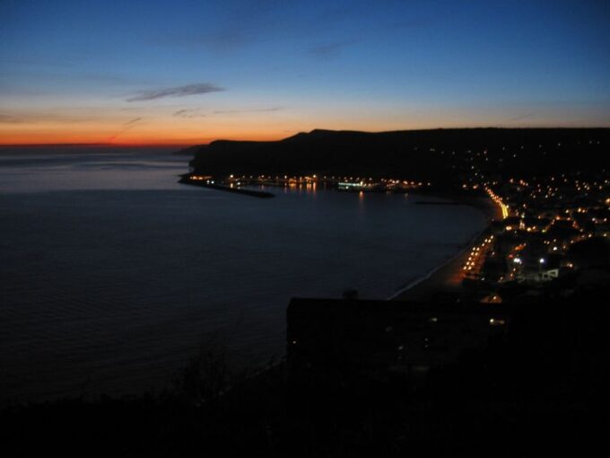 Lisbon: Private Transfer Between the Airport & Sesimbra Area - Pricing and Availability