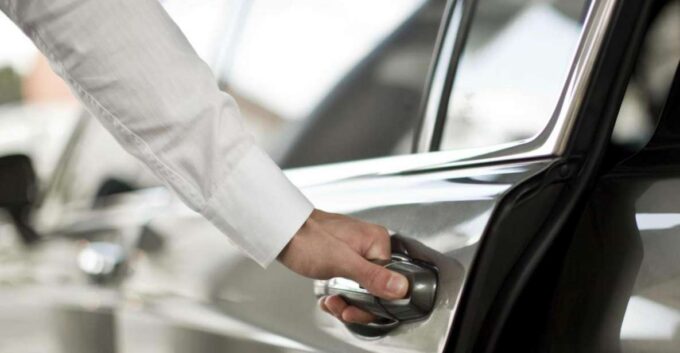 Lisbon: Private Transfer Between the Airport & Sesimbra Area - Cancellation Policy