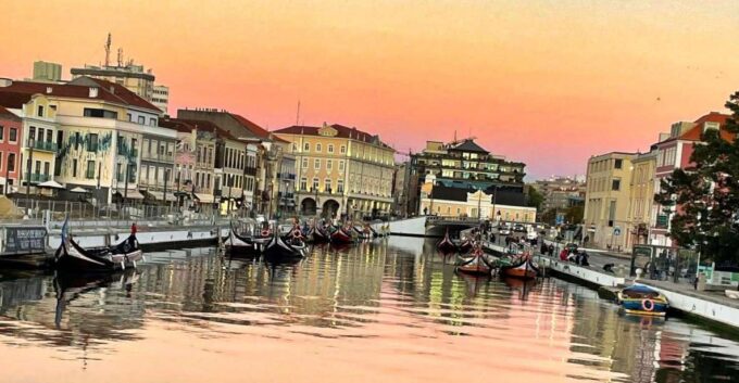 Lisbon: Private Transfer to Porto With Stops Until 3 Cities - Óbidos: Charming Medieval Town