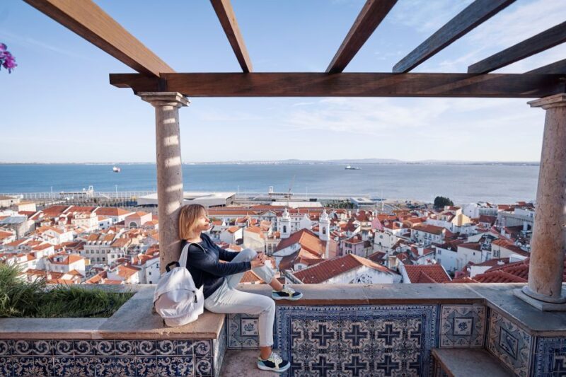 Lisbon: Professional Photoshoot at Alfama - Booking and Cancellation Policy