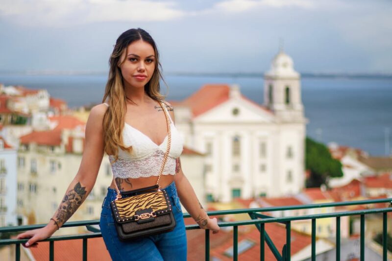 Lisbon: Professional Photoshoot in Alfama - Capturing Unforgettable Moments