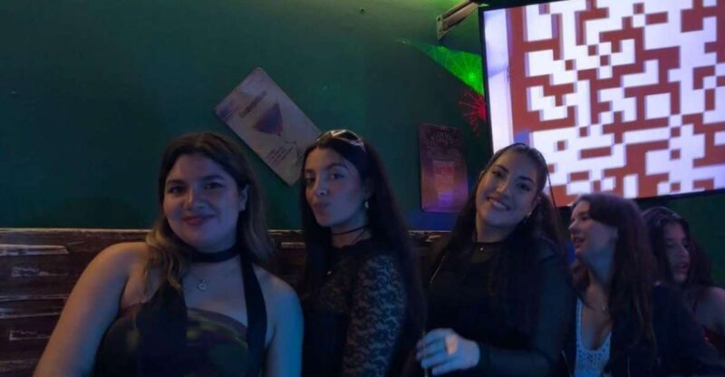 Lisbon Pub-Crawl: 1h of Open Bar, Shots and VIP Club Entry - Age Requirement