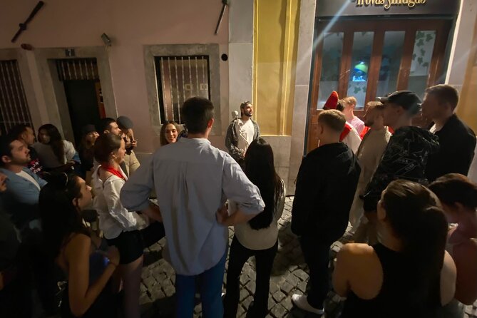 Lisbon Pubcrawl Bairro Alto: Unlimited Beer & Sangria 4 Bars - Guide Identification and Incentive