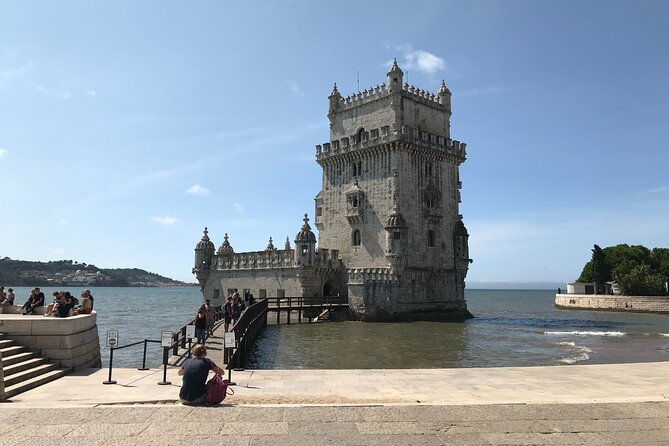 Lisbon: Rent a Scooter From 4h up to 7 Days Honda Pcx - Included Rental Items