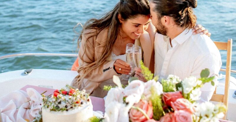 Lisbon: Sailing Romantic Sunset With Overnight and Meals - Dining and Amenities