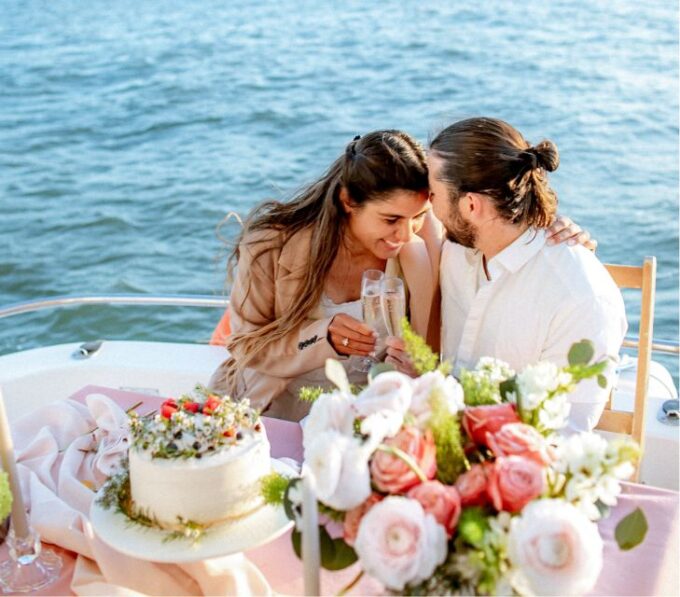 Lisbon: Sailing Romantic Sunset With Overnight and Meals - Ideal for Couples