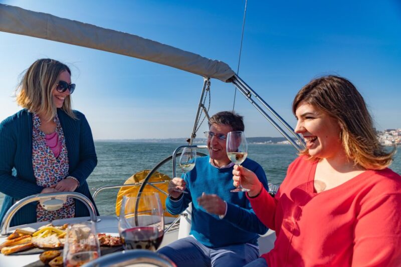 Lisbon: Sailing Tour in Tagus River - Itinerary and Highlights
