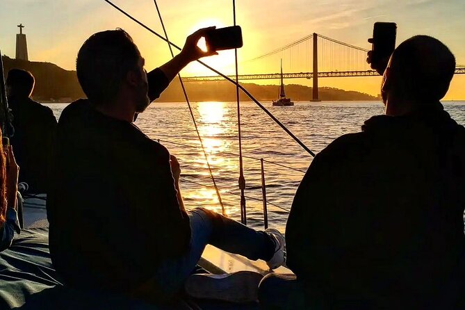 Lisbon Sailing Yatch Party Rentals (4:30 H) With Host, F & D - Frequently Asked Questions
