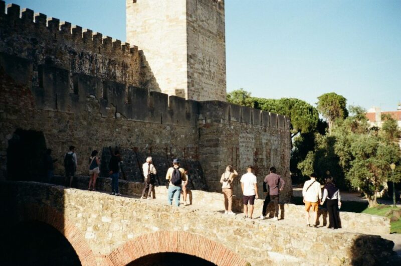 Lisbon: São Jorge Castle Skip-the-line Ticket - Getting to the Castle