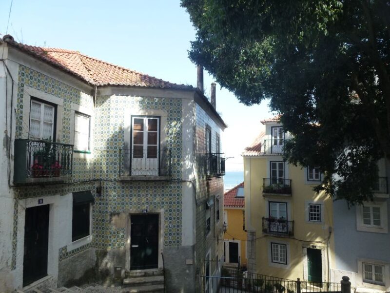Lisbon: Scenic Sightseeing Private Tour by Minivan - Important Information