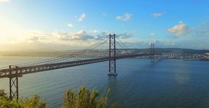 Lisbon: Scenic Sightseeing Private Tour by Minivan - Pickup and Drop-off