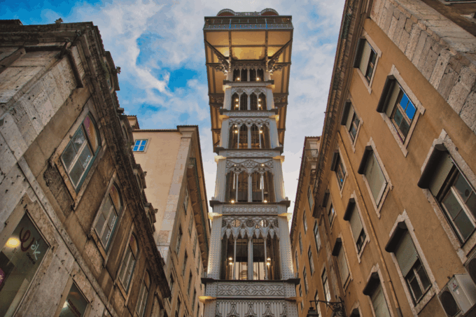 Lisbon: Self-Guided Highlights & History Walking Tour - Explore Notable Landmarks
