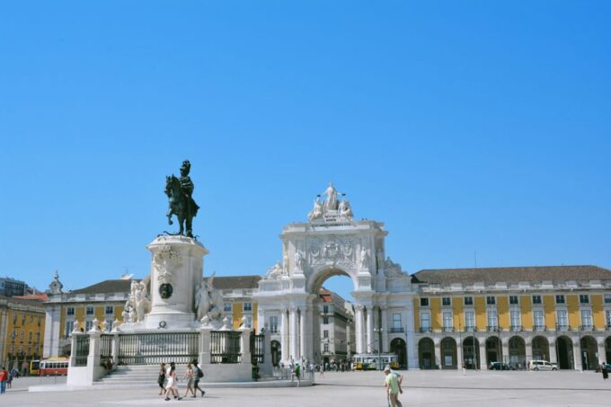 Lisbon: Sightseeing City Tour by Tuk-Tuk - Cancellation Policy