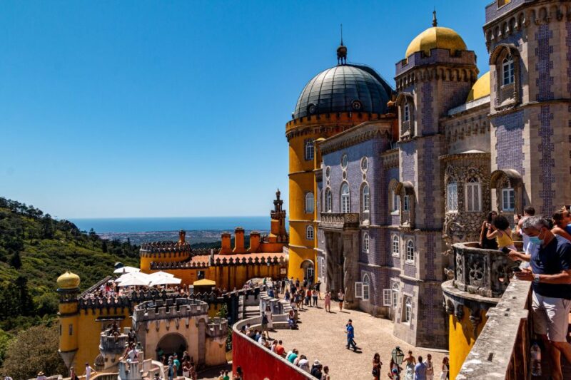 Lisbon: Sintra / Cabo Da Roca / Cascais - One Day Trip - Discovering Sintras Historic Center
