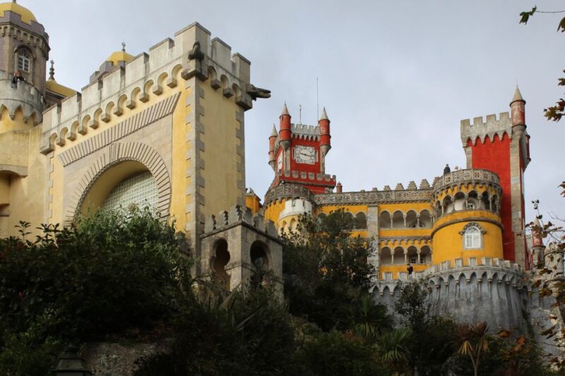 Lisbon: Sintra, Cascais, & Estoril Guided Day Tour - Key Points