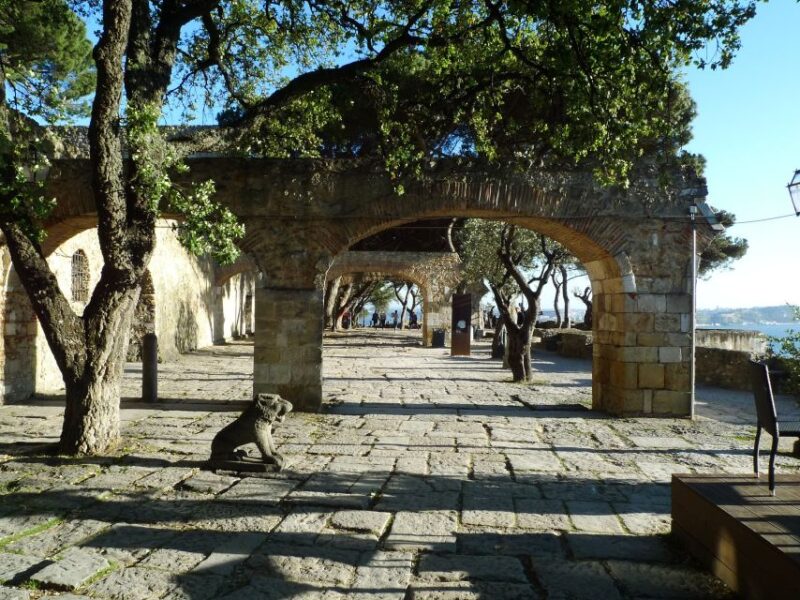 Lisbon: St Georges Castle Skip-the-Line Tour - Key Points