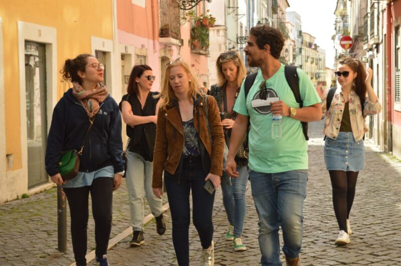Lisbon: Starter Walking Tour to the Highlights in German - Important Information