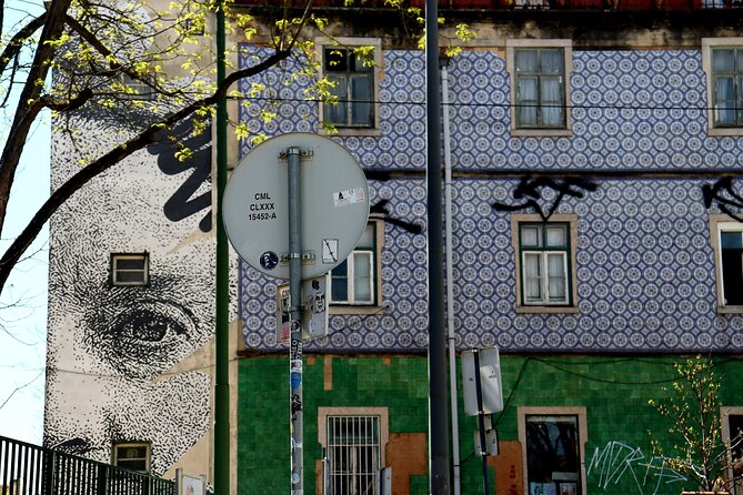 Lisbon Street Art and Lookout Point Tour - Lisbons Vibrant Street Art